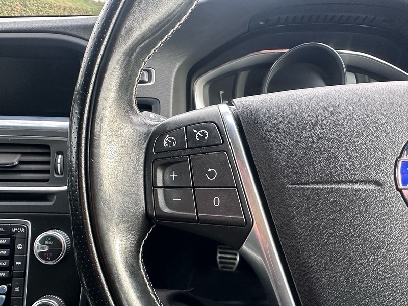 Used Volvo V60 2014 for sale - 77591432: Photo 34