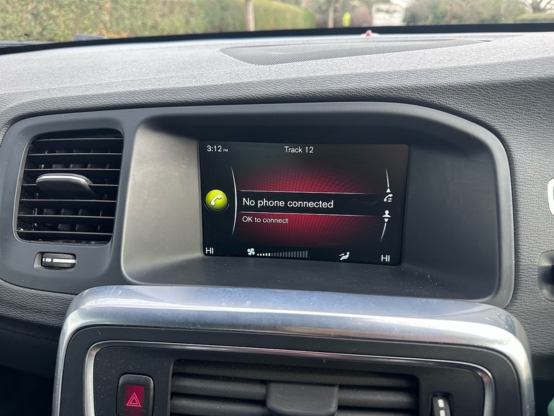 Used Volvo V60 2014 for sale - 77591432: Photo 42