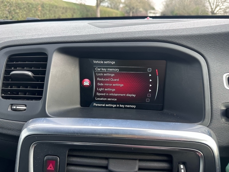 Used Volvo V60 2014 for sale - 77591432: Photo 45