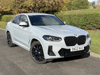 2022 - 30d MHT M Sport 4-Door
