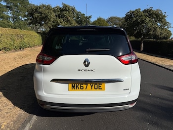Used Renault Grand Scenic 2017 for sale - 79514501: Photo