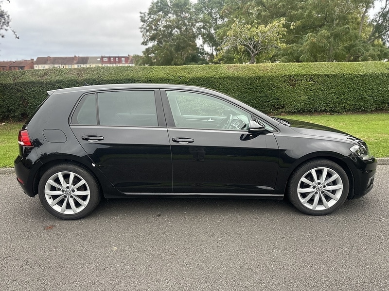 Used Volkswagen Golf 2017 for sale - 76022445: Photo 2