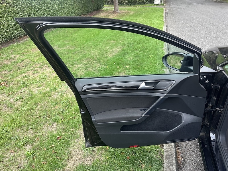 Used Volkswagen Golf 2017 for sale - 76022445: Photo 25