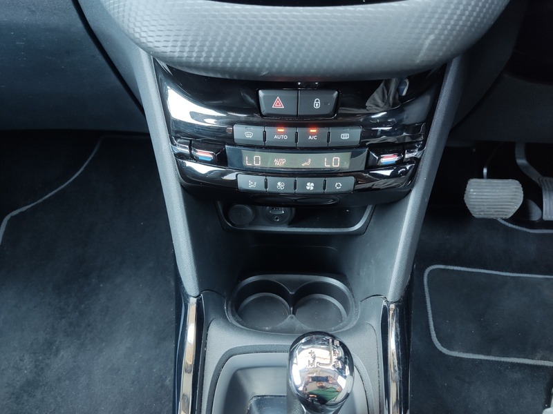 Used Peugeot 2008 2015 for sale - 77558369: Photo 19