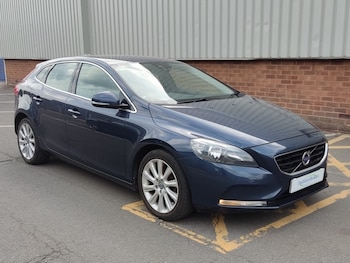 Used Volvo V40 2014 for sale - 75746129: Photo