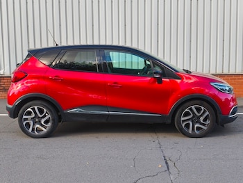 Used Renault Captur 2017 for sale - 76098369: Photo 2