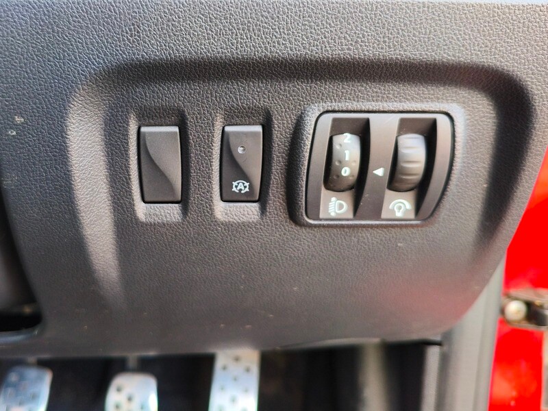 Used Renault Captur 2017 for sale - 76098369: Photo 33