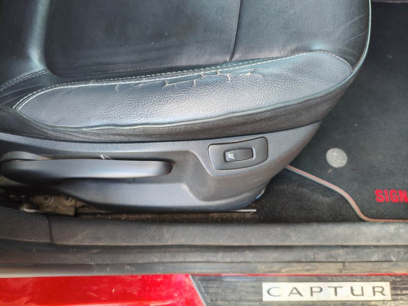 Used Renault Captur 2017 for sale - 76098369: Photo 39