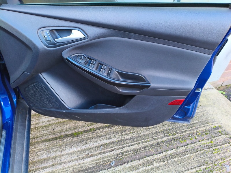 Used Ford Focus 2015 for sale - 76686902: Photo 32