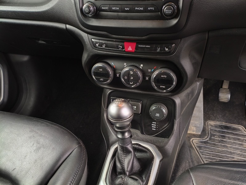 Used Jeep Renegade 2016 for sale - 76665886: Photo 30