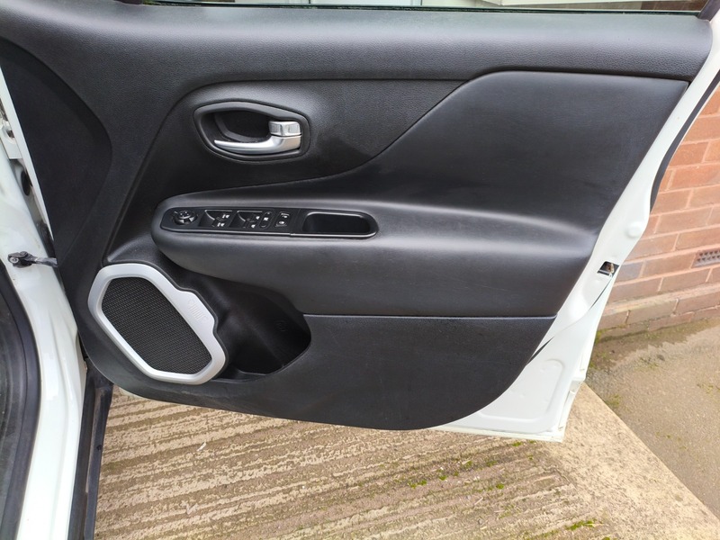 Used Jeep Renegade 2016 for sale - 76665886: Photo 43