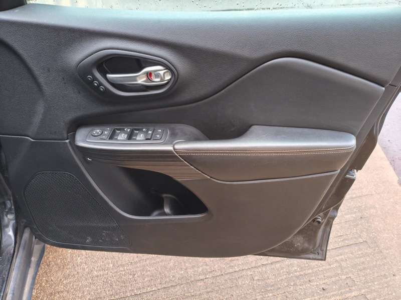 Used Jeep Cherokee 2015 for sale - 77521750: Photo 43