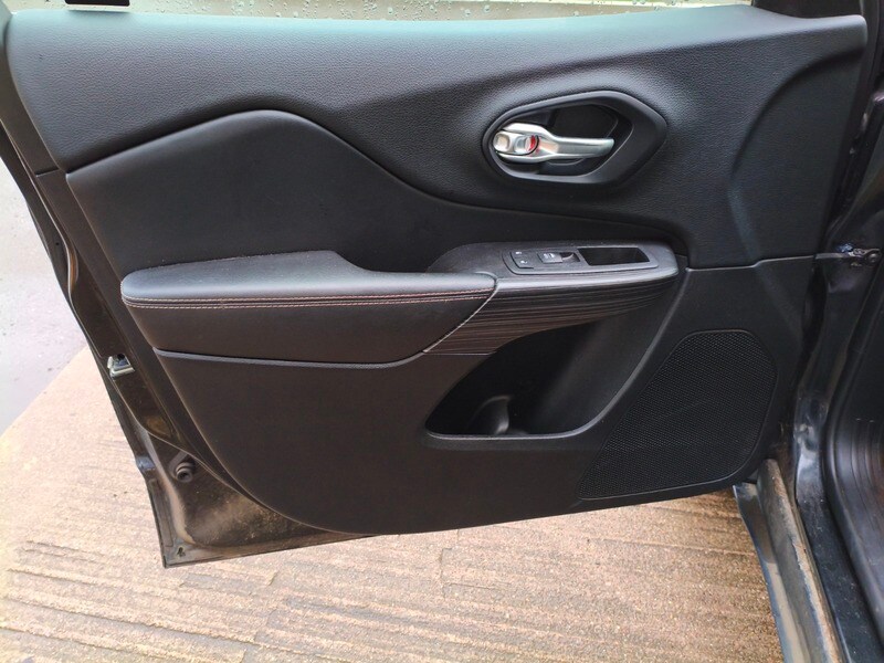 Used Jeep Cherokee 2015 for sale - 77521750: Photo 45