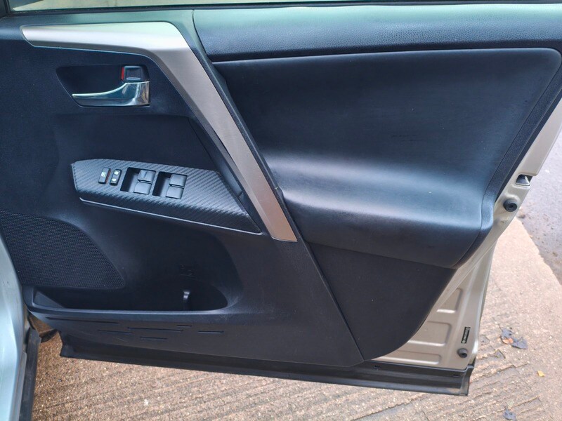 Used Toyota RAV4 2015 for sale - 77572431: Photo 40