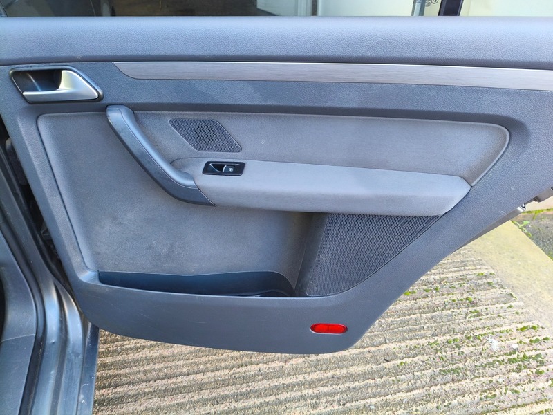 Used Volkswagen Touran 2014 for sale - 77213192: Photo 28