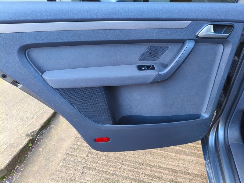 Used Volkswagen Touran 2014 for sale - 77213192: Photo 30