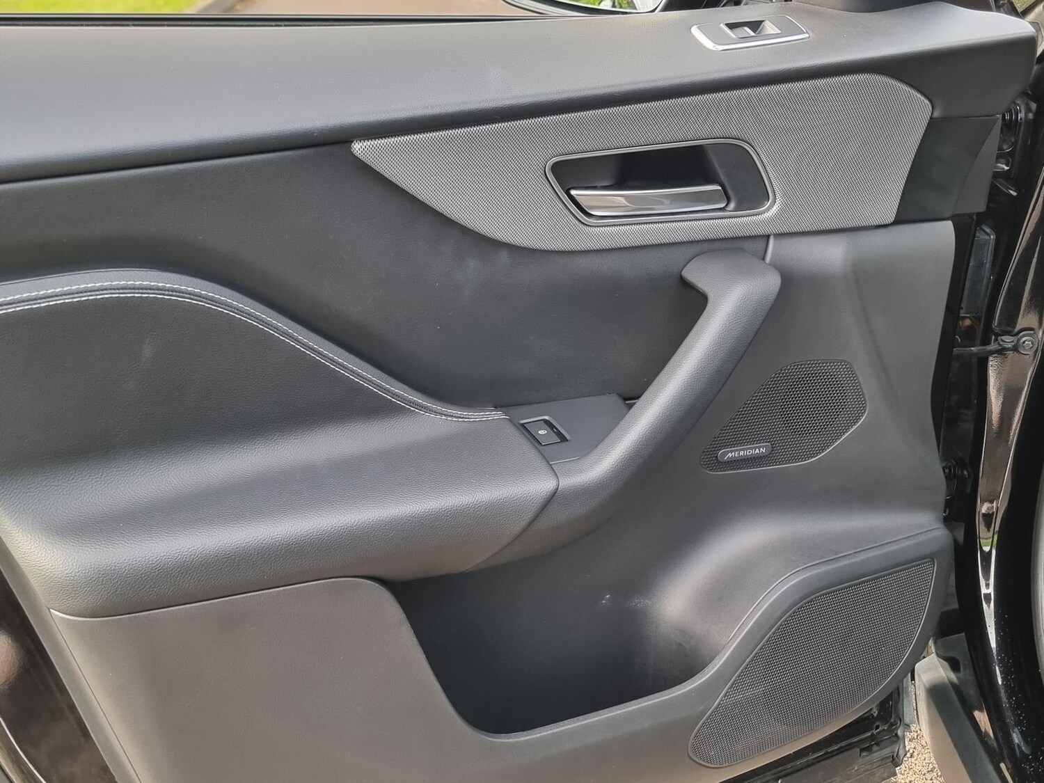 Used Jaguar F-Pace 2017 for sale - 77984140: Photo 36