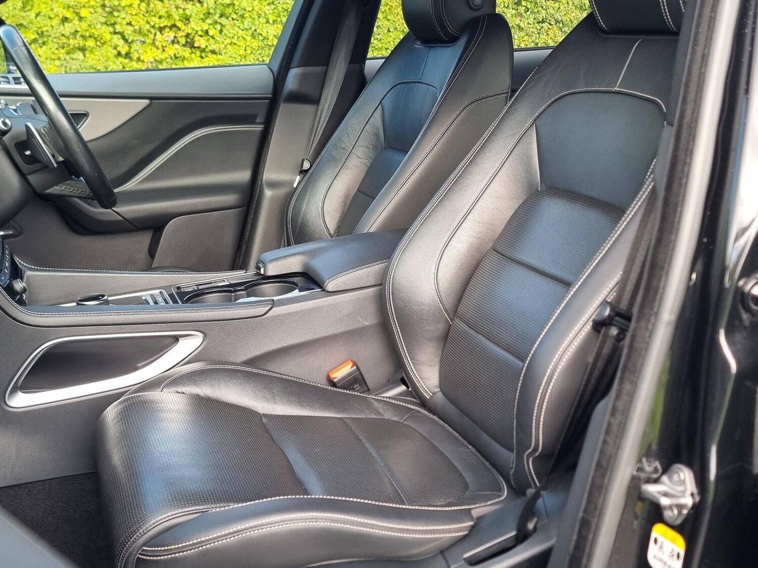 Used Jaguar F-Pace 2017 for sale - 77984140: Photo 37