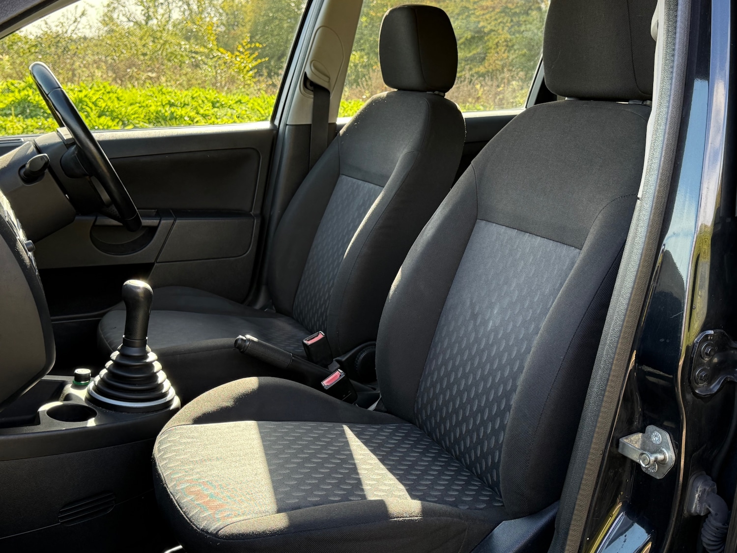 Used Ford Fiesta 2004 for sale - 76625409: Photo 19