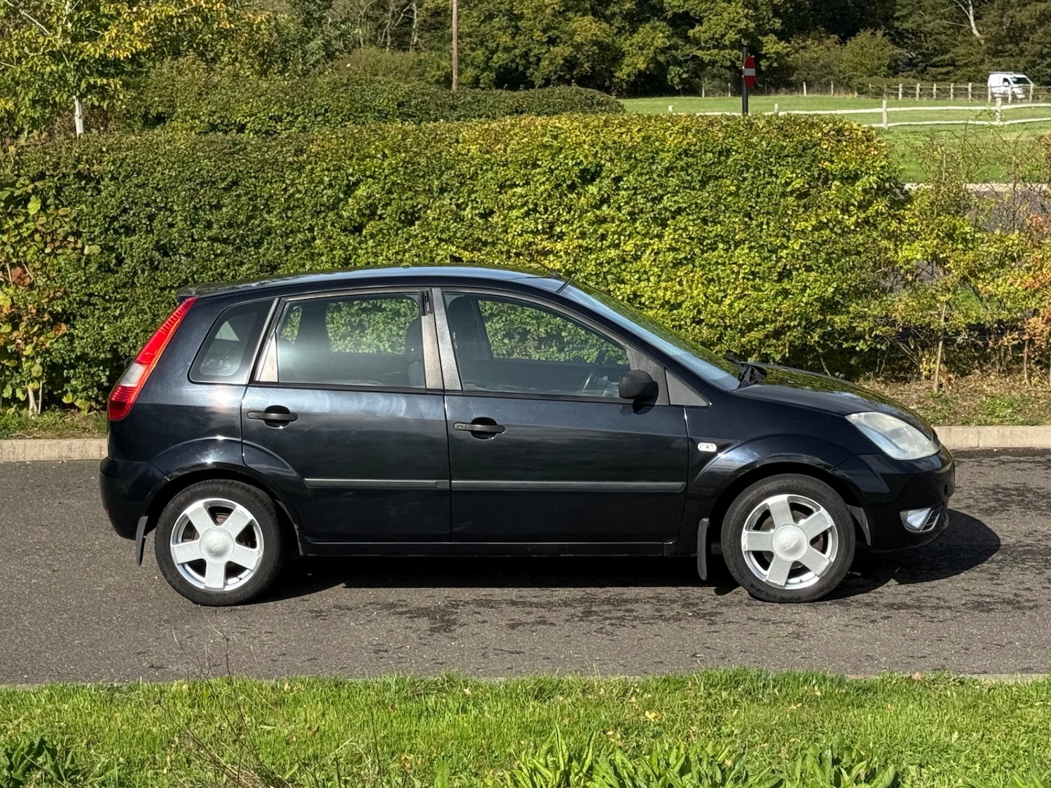 Used Ford Fiesta 2004 for sale - 76625409: Photo 8