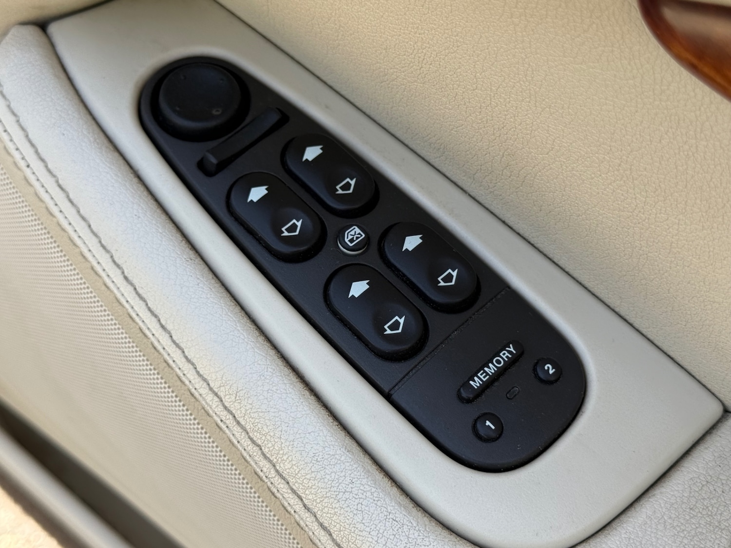 Used Jaguar S-Type 2007 for sale - 76619574: Photo 19