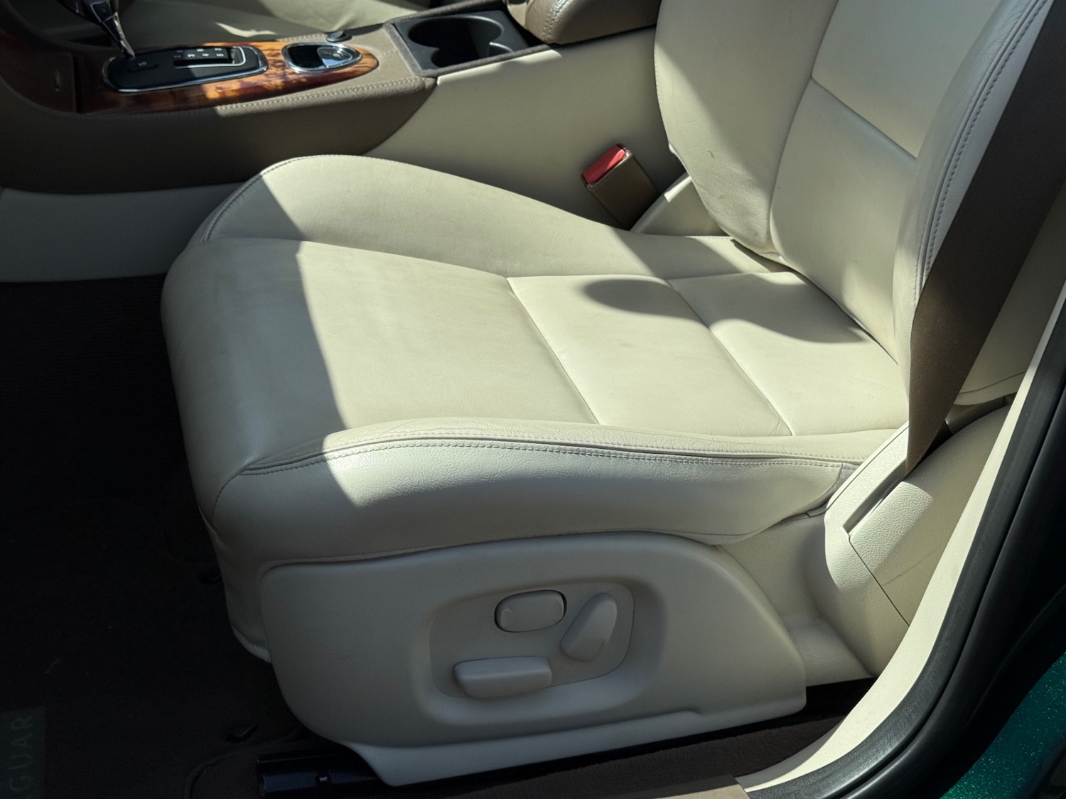 Used Jaguar S-Type 2007 for sale - 76619574: Photo 32