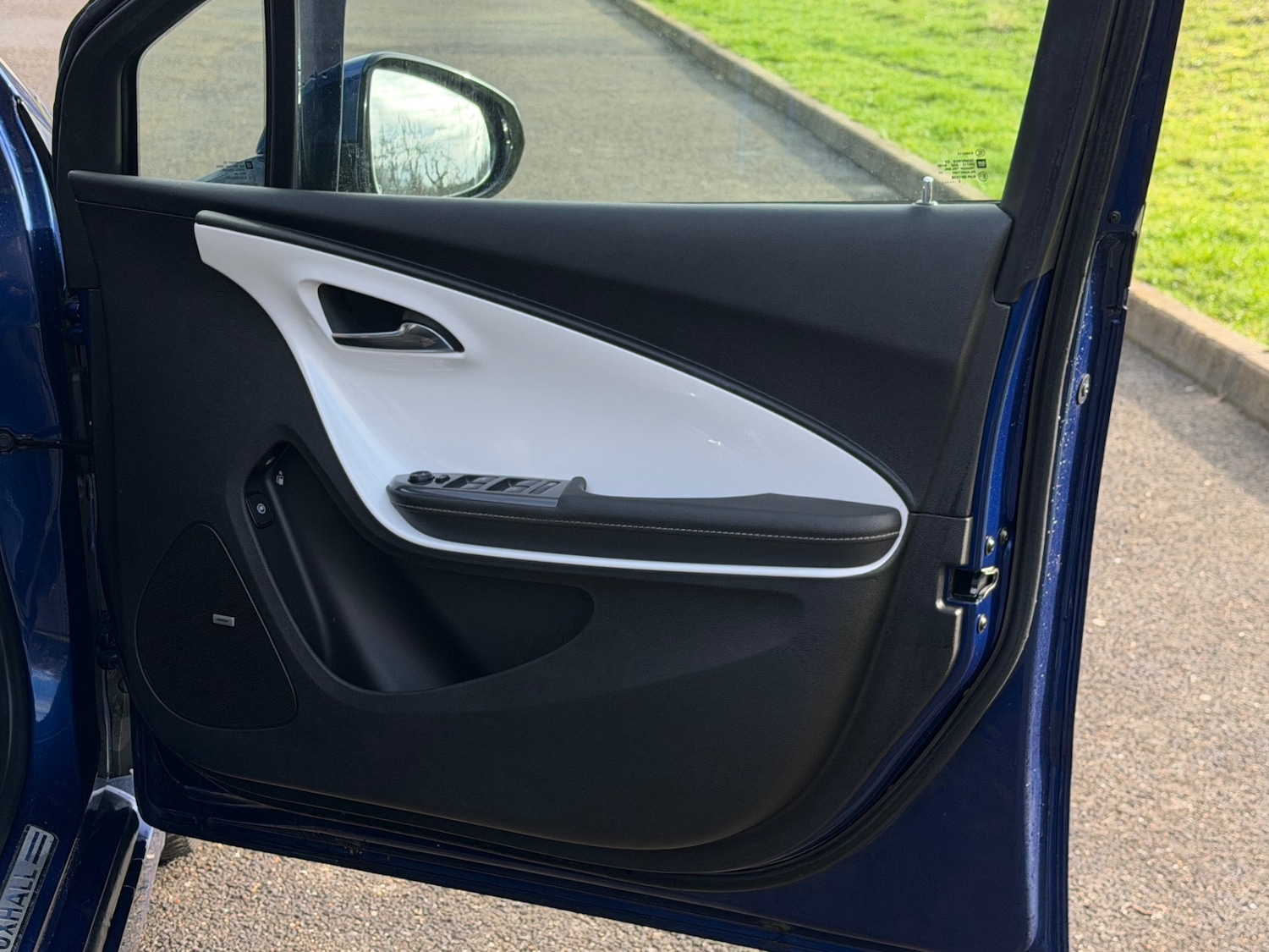 Used Vauxhall Ampera 2013 for sale - 77531948: Photo 30