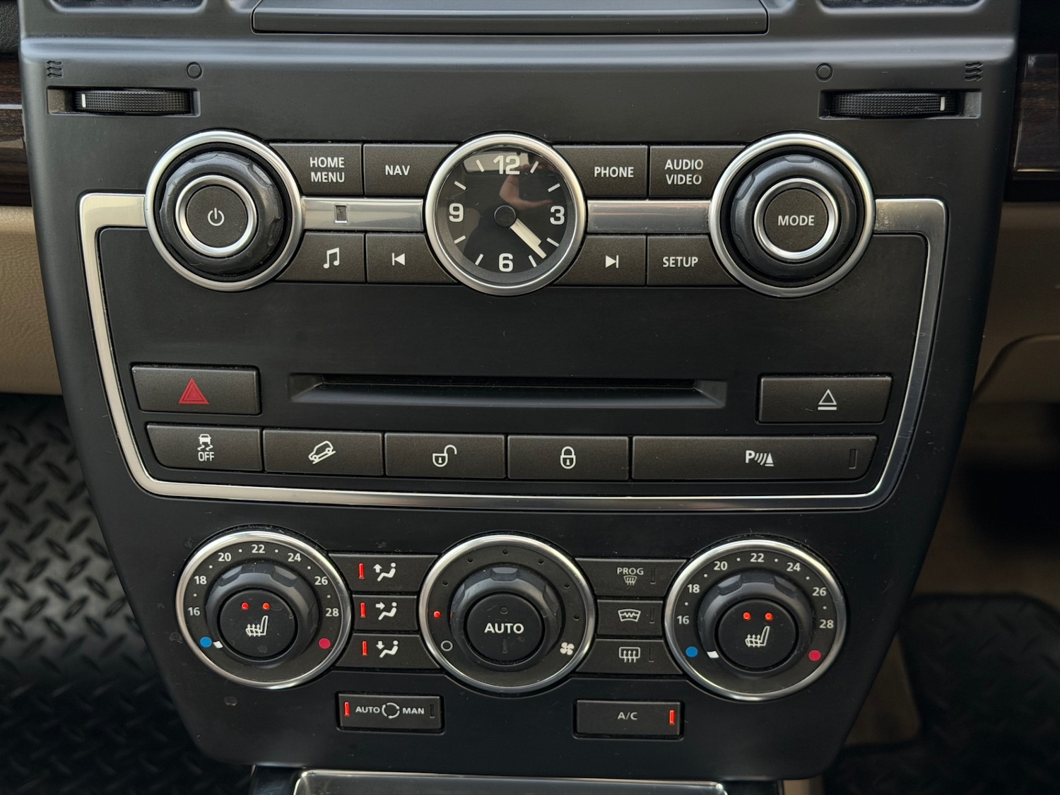 Used Land Rover Freelander 2012 for sale - 77763058: Photo 17