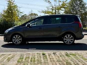 Used Peugeot 5008 2013 for sale - 79750412: Photo