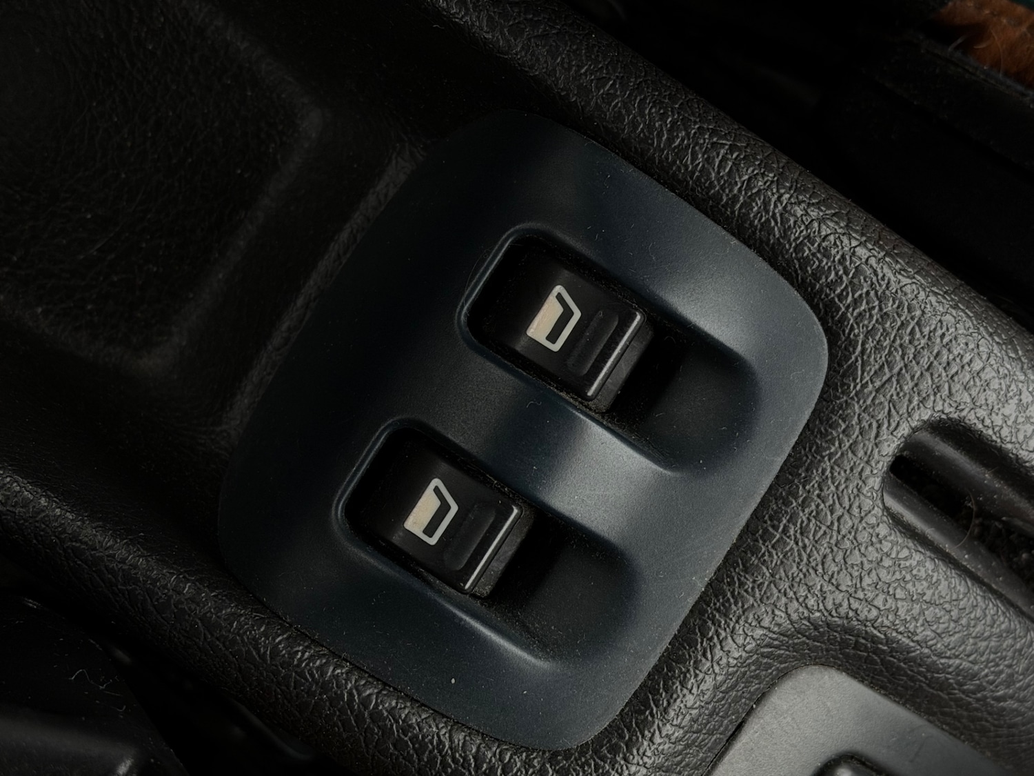 Used Peugeot 206 2002 for sale - 77062119: Photo 21