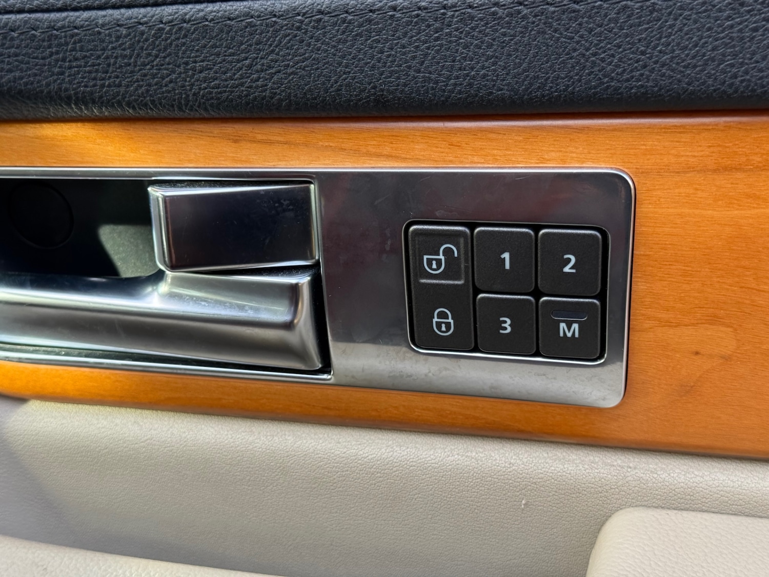 Used Land Rover Range Rover Sport 2010 for sale - 77168117: Photo 35