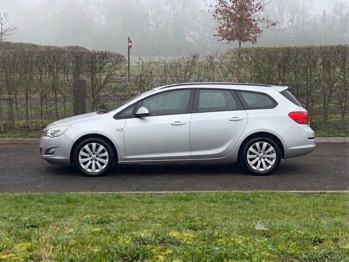 Used Vauxhall Astra 2012 for sale - 77801980: Photo 4