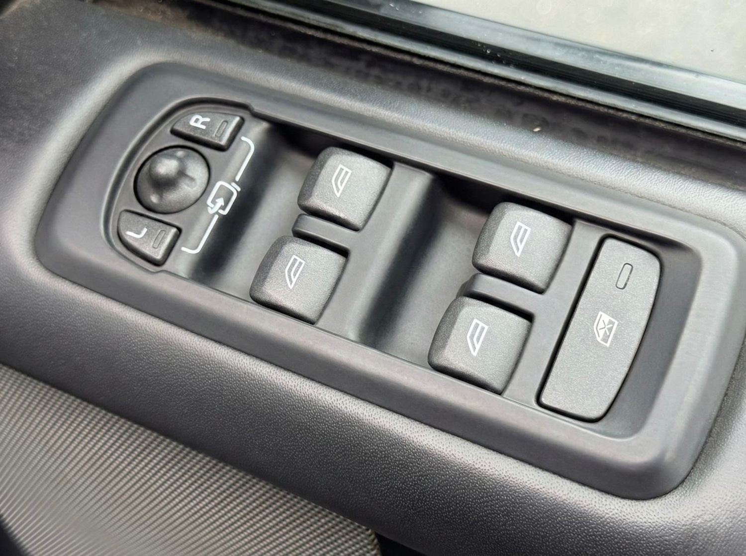 Used Land Rover Discovery 2014 for sale - 77475713: Photo 31