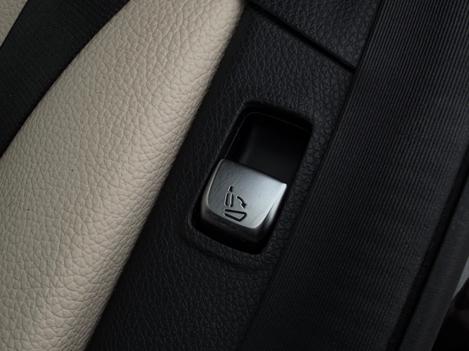 Used Mercedes-Benz C Class 2016 for sale - 77617364: Photo 28