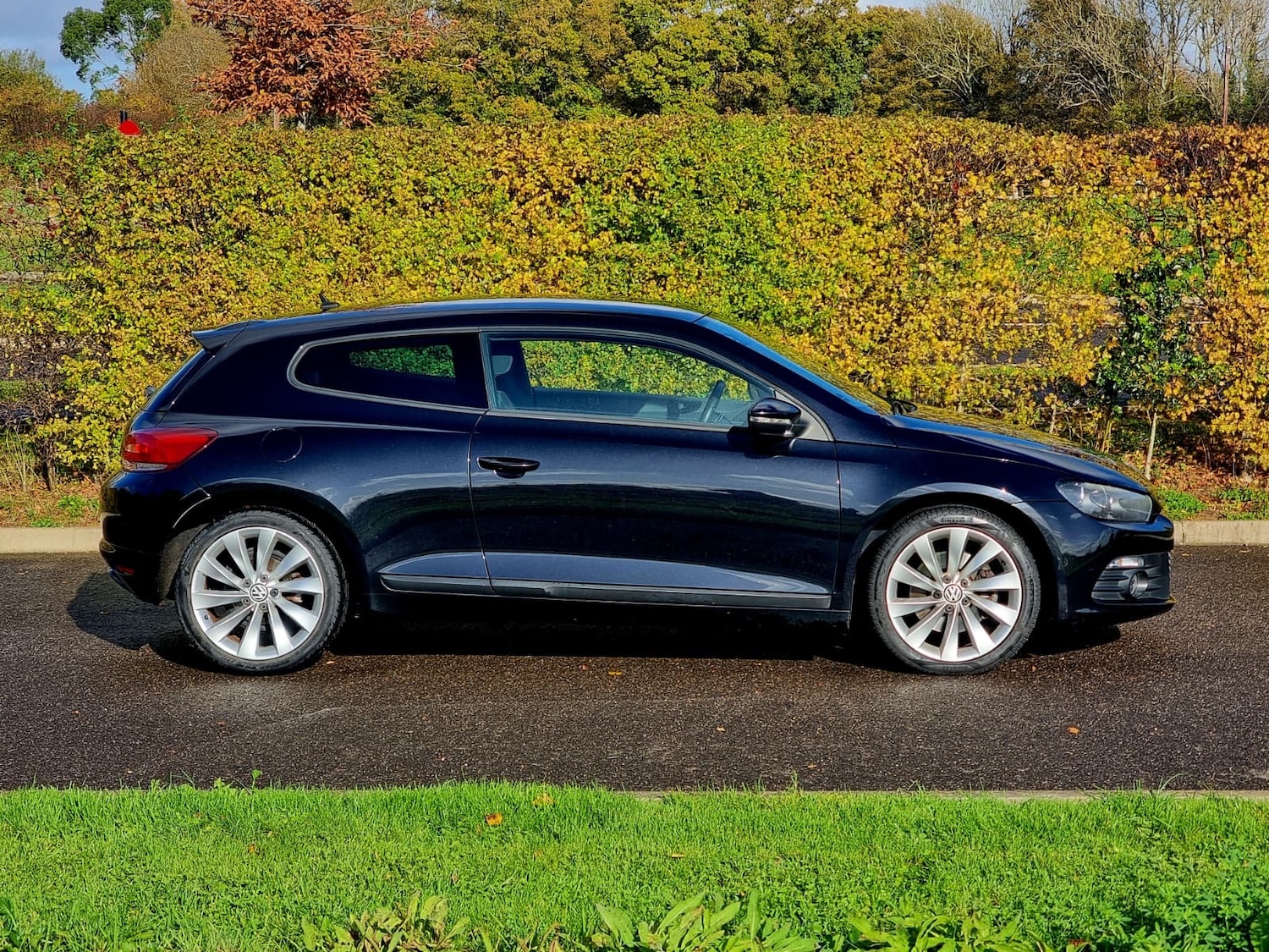 Used Volkswagen Scirocco 2010 for sale - 76616401: Photo 8