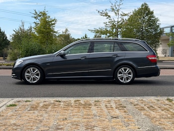 Used Mercedes-Benz E Class 2010 for sale - 79418230: Photo