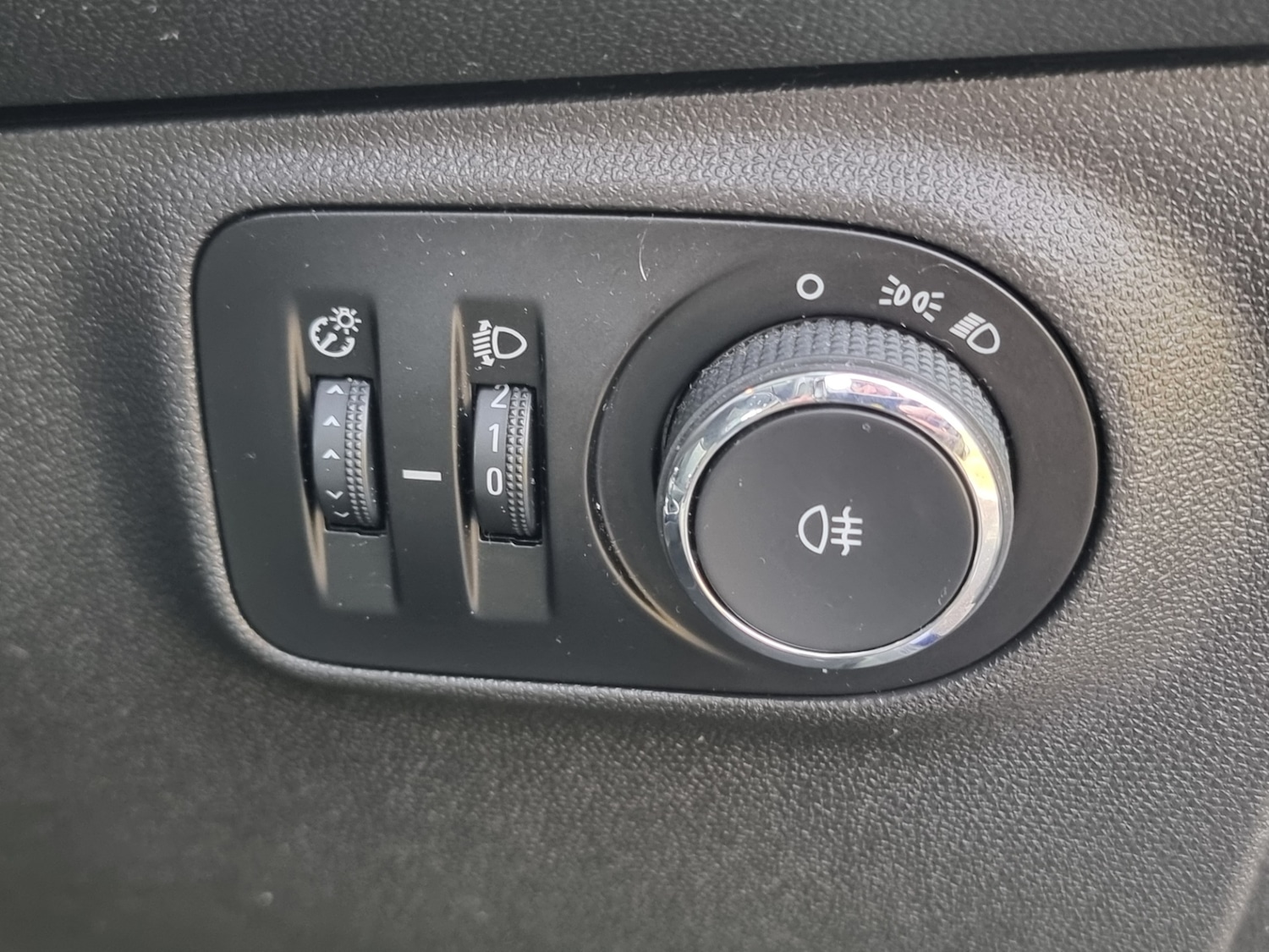 Used Vauxhall ADAM 2014 for sale - 76611804: Photo 18