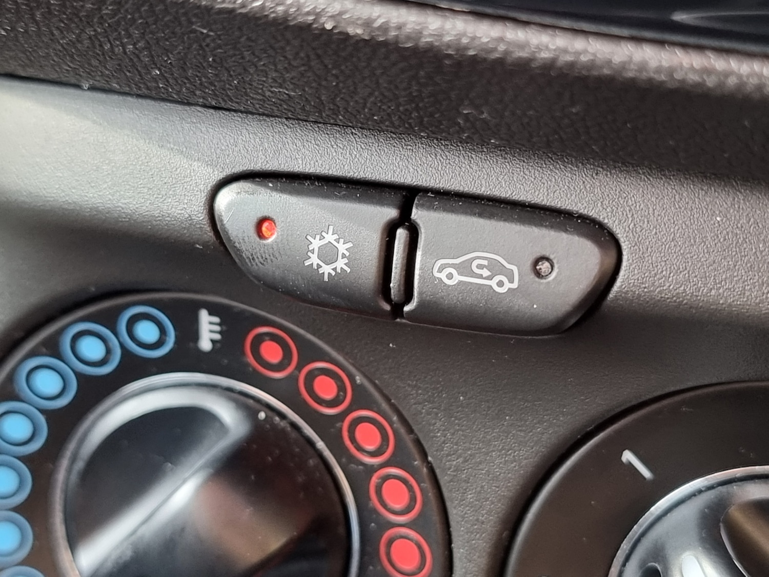 Used Vauxhall ADAM 2014 for sale - 76611804: Photo 22