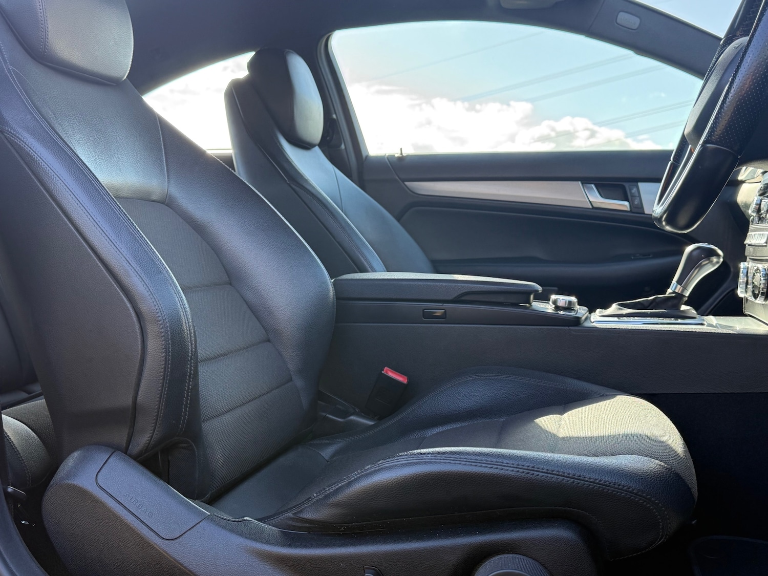 Used Mercedes-Benz C Class 2012 for sale - 77889368: Photo 11