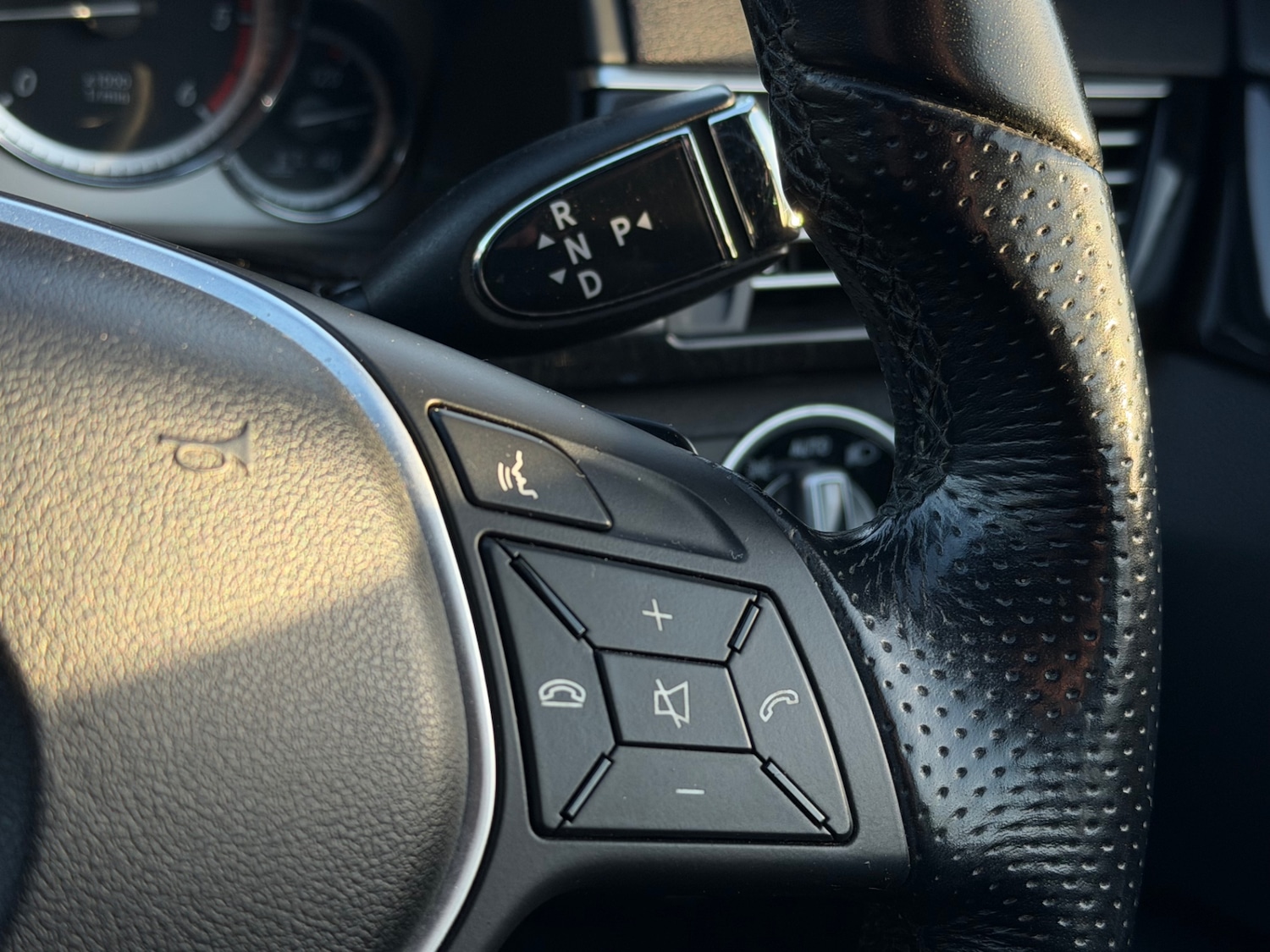 Used Mercedes-Benz E Class 2012 for sale - 77063238: Photo 35