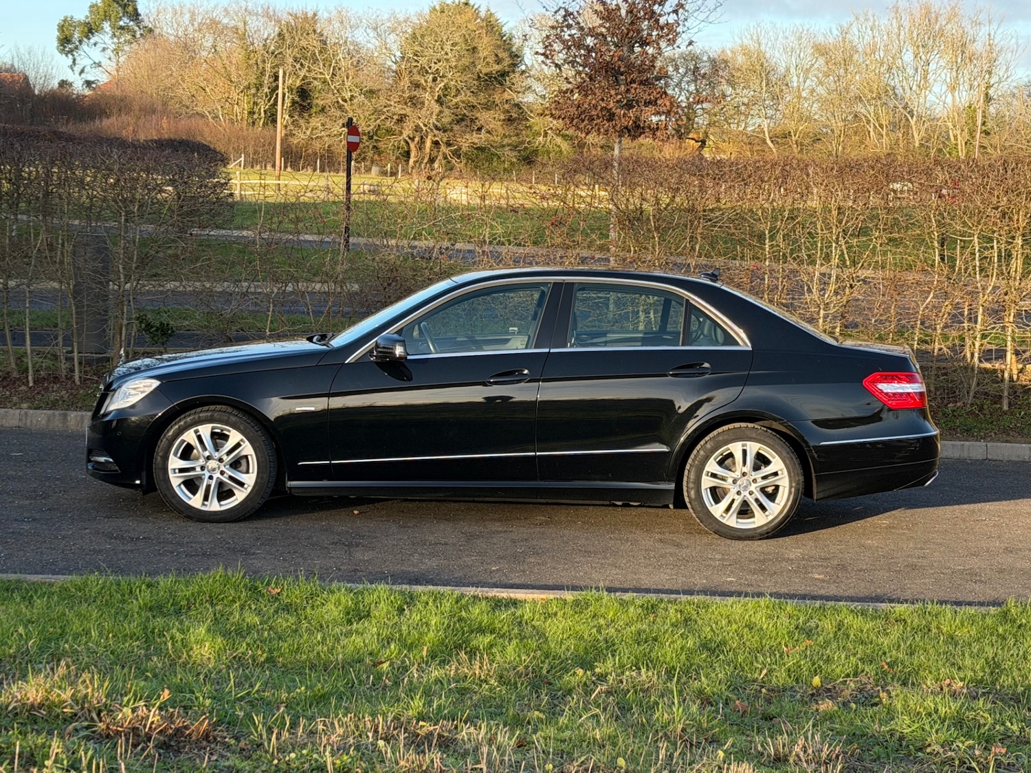 Used Mercedes-Benz E Class 2012 for sale - 77063238: Photo 4