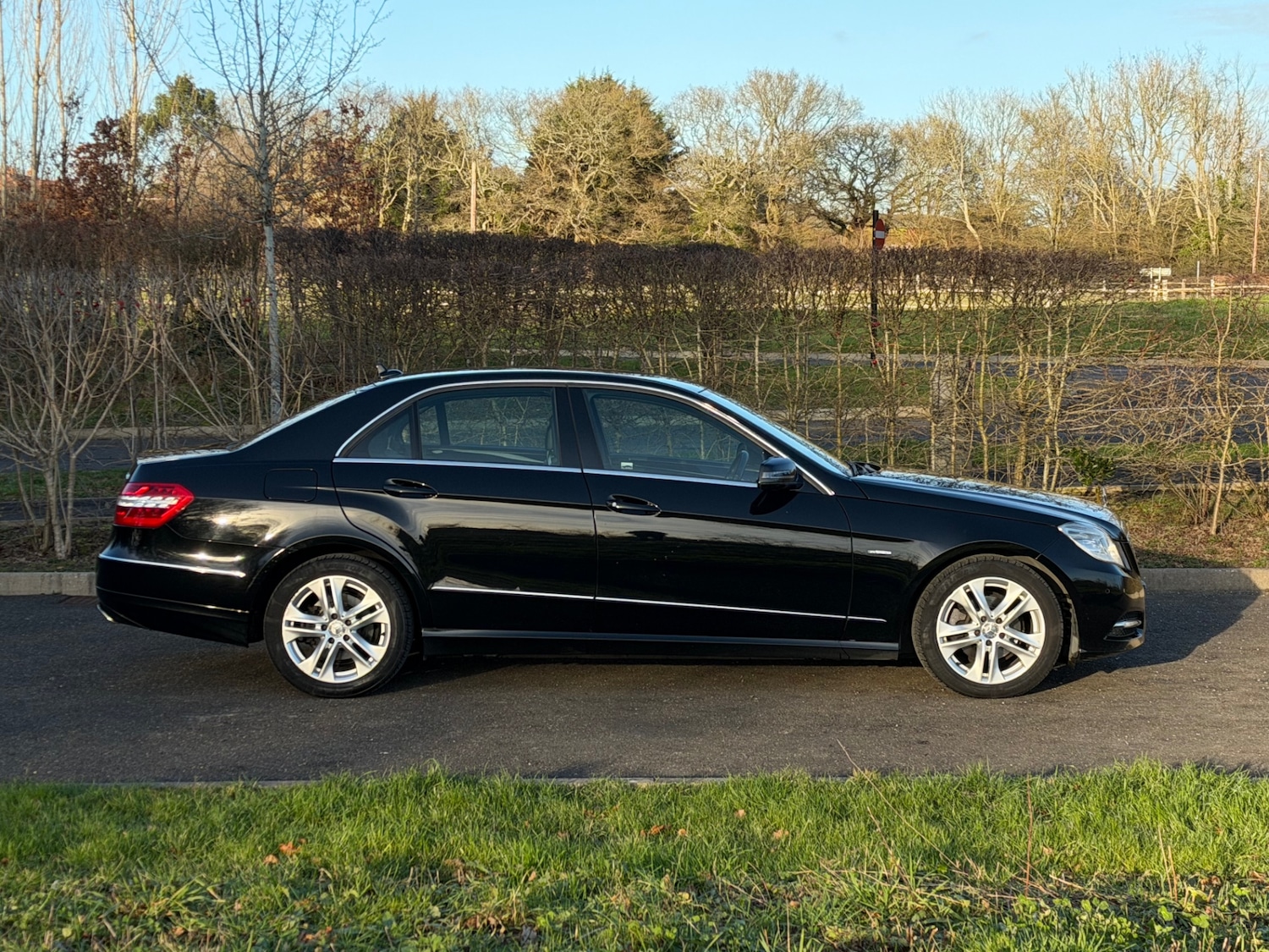 Used Mercedes-Benz E Class 2012 for sale - 77063238: Photo 8