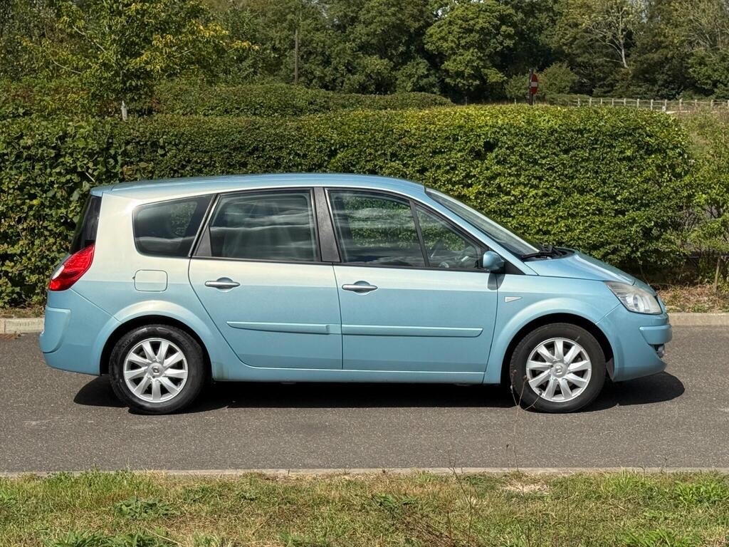 Used Renault Grand Scenic 2009 for sale - 76625436: Photo 8