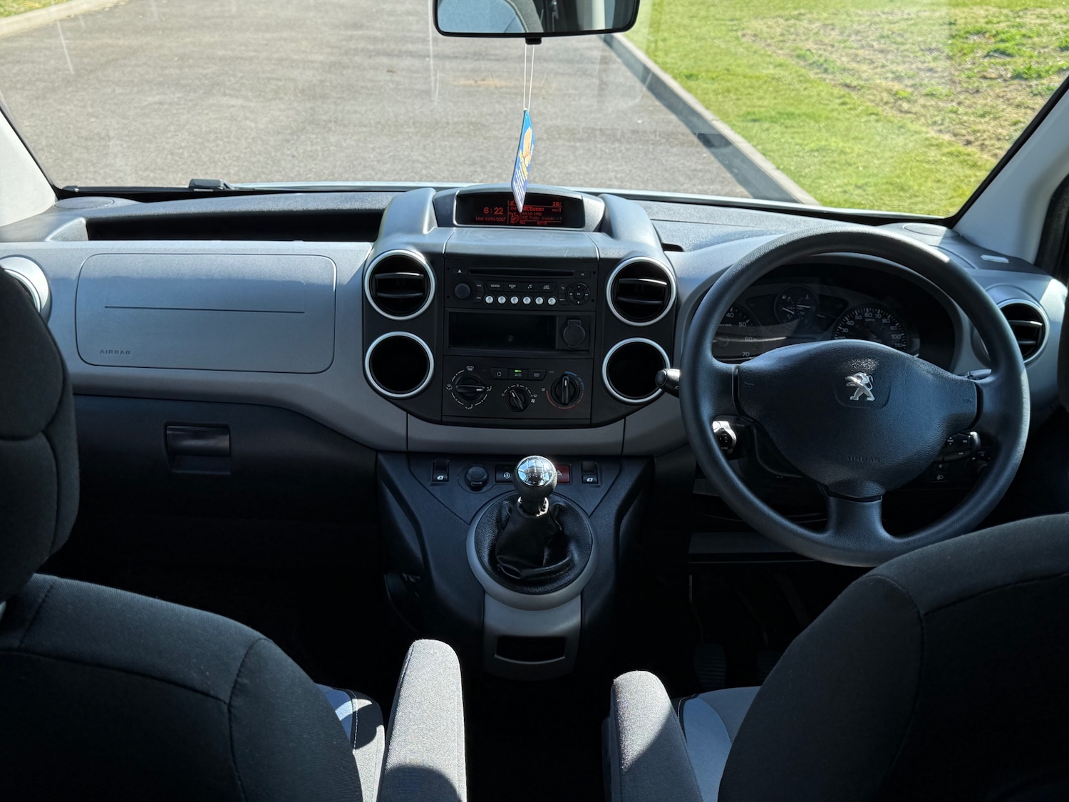 Used Peugeot Partner Tepee 2016 for sale - 76620636: Photo 45