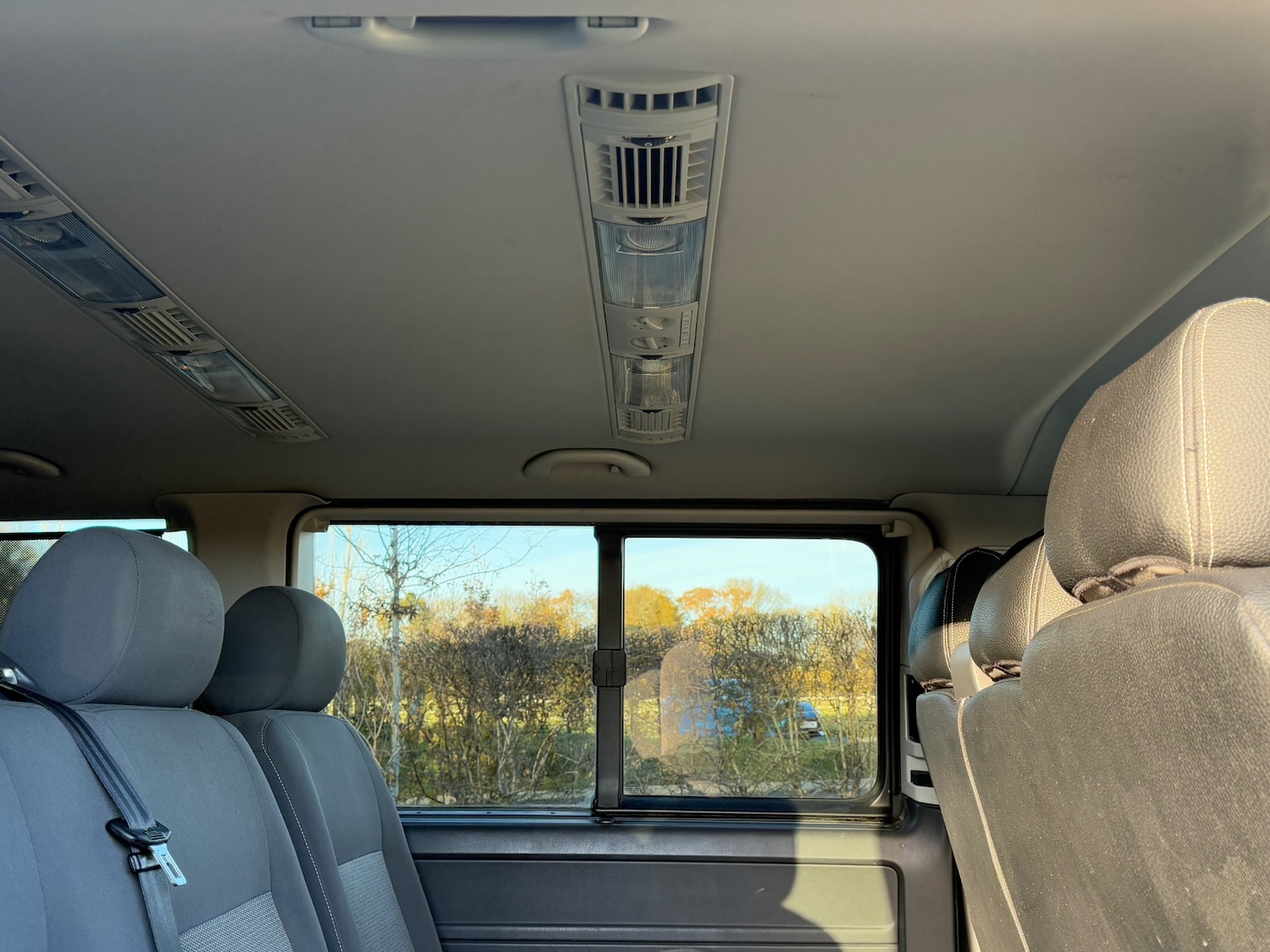 Used Volkswagen Transporter Shuttle 2010 for sale - 76618942: Photo 41