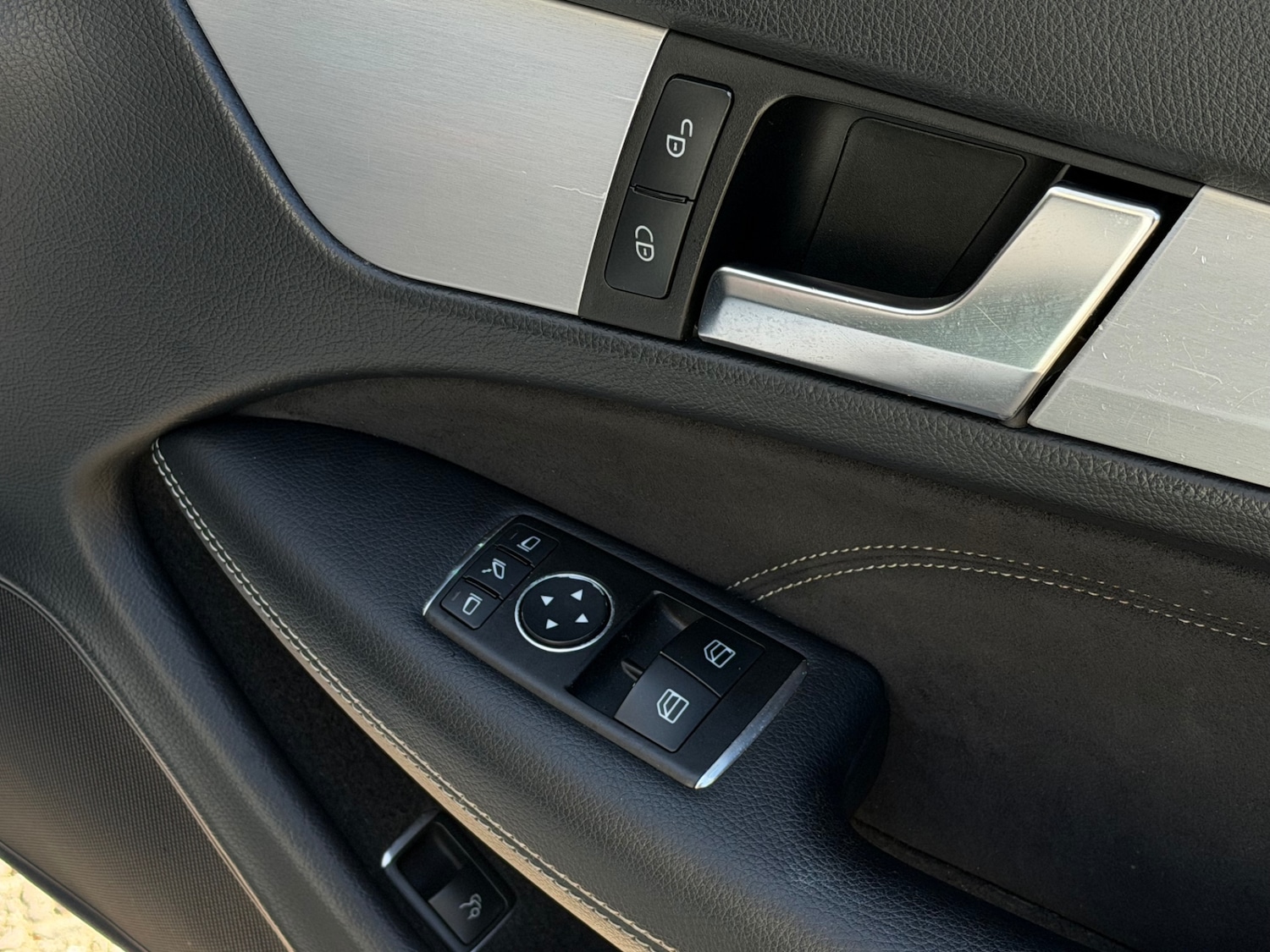 Used Mercedes-Benz C Class 2015 for sale - 77921779: Photo 17