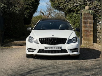 Used Mercedes-Benz C Class 2015 for sale - 77921779: Photo