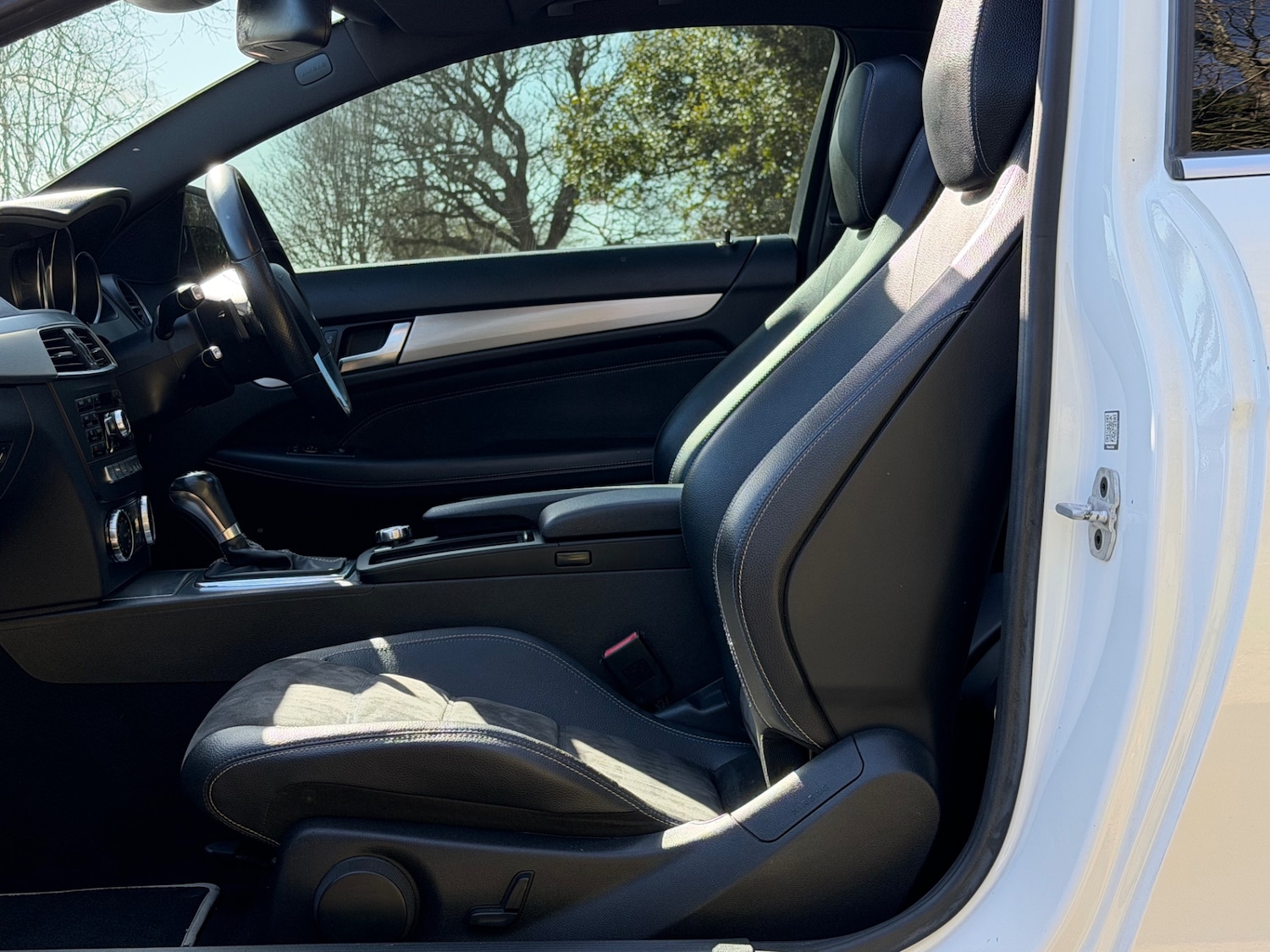 Used Mercedes-Benz C Class 2015 for sale - 77921779: Photo 32