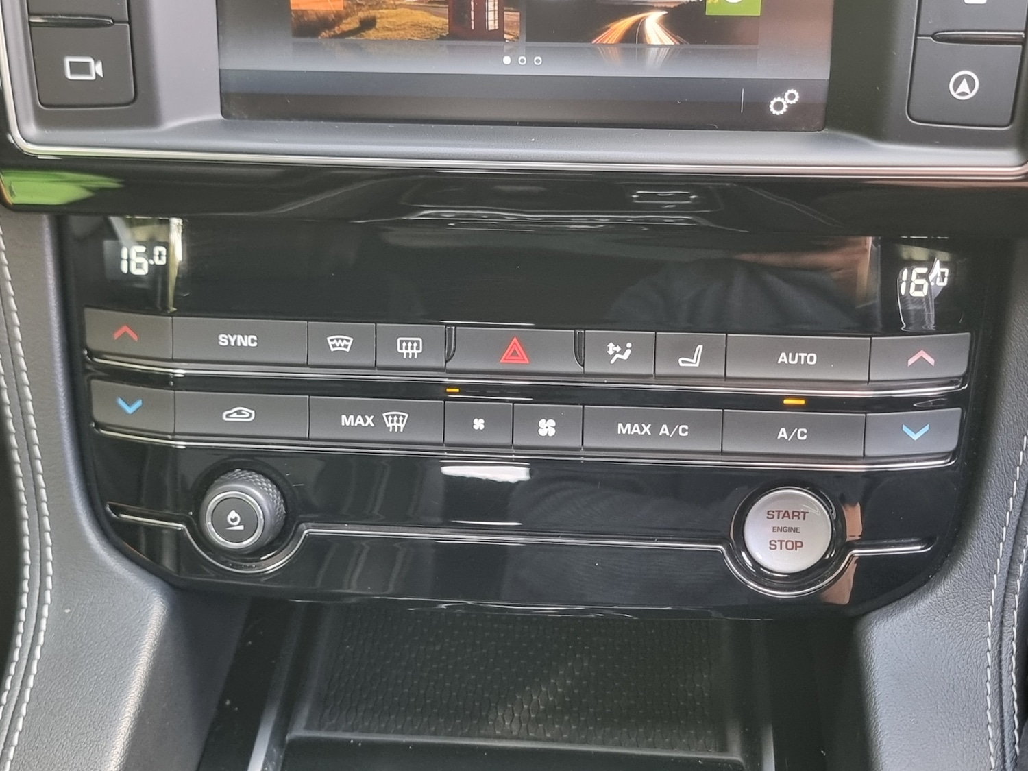 Used Jaguar F-Pace 2017 for sale - 76611816: Photo 25