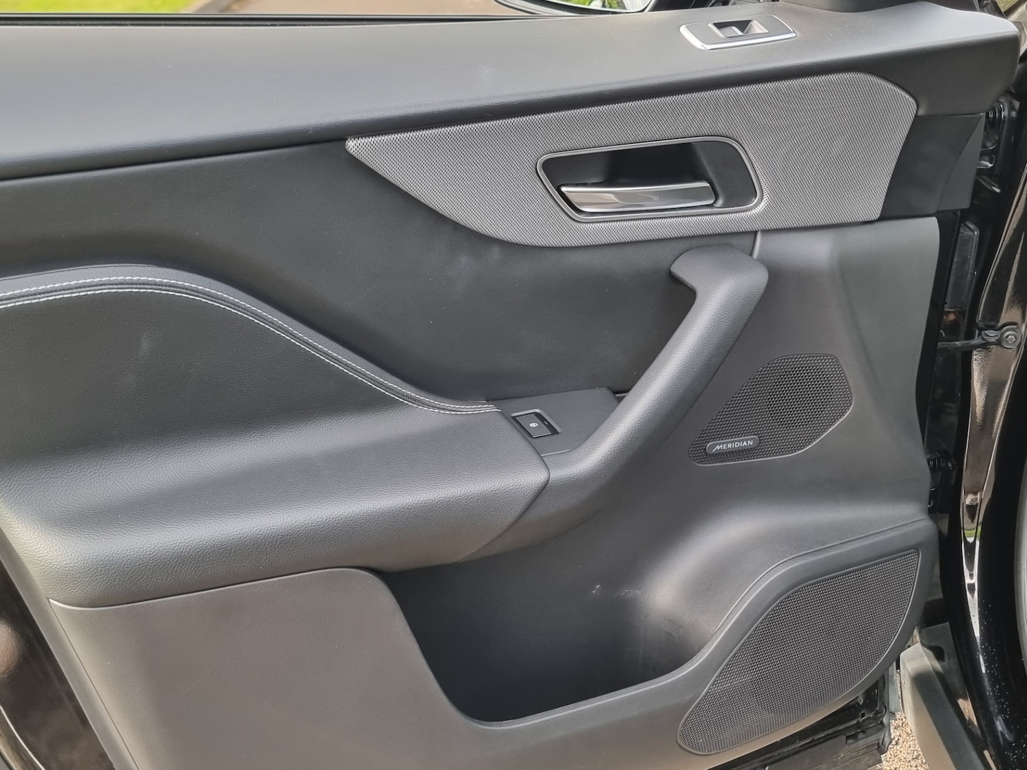 Used Jaguar F-Pace 2017 for sale - 76611816: Photo 39